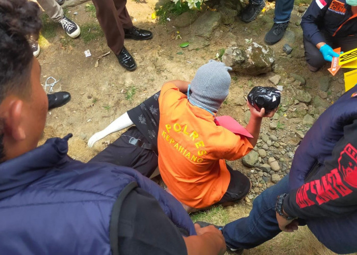 Sadis! Tersangka Pembunuhan Lansia Pagar Gunung Peragakan 36 Adegan, Sempat Ikut Evakuasi Jasad Korban
