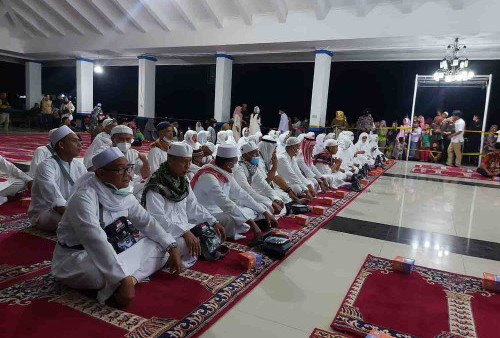 Bupati Minta Jamaah Haji Jadi Tauladan