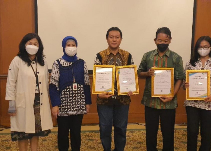 Dinkes Provinsi Borong 2 Penghargaan Kemenkes RI