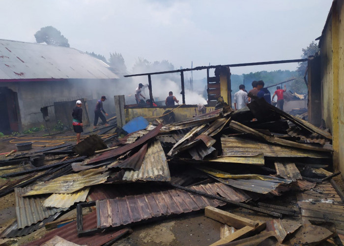 2 Rumah 1 Bangunan Penggilingan Kopi di Talang Babatan Hangus Terbakar