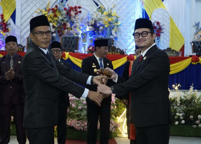 Bersama 2 Wakil Ketua, Igor Resmi Dilantik Sebagai Ketua DPRD Kepahiang Periode 2024-2029