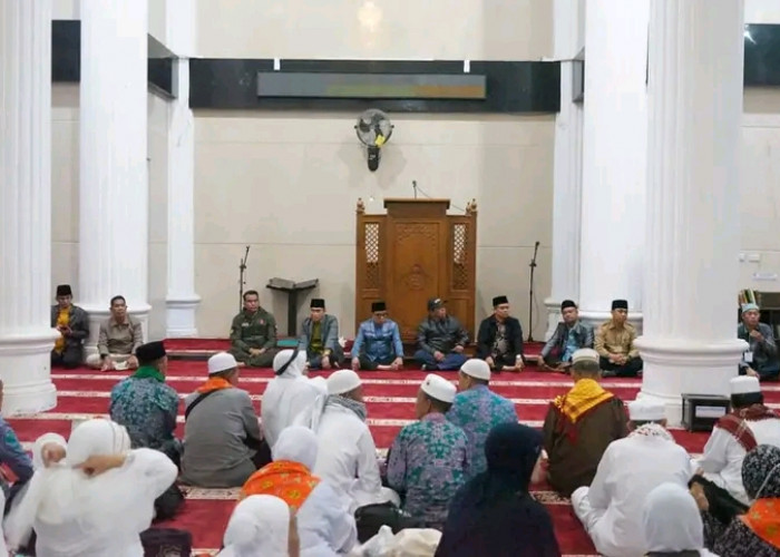 Bupati Kepahiang Lepas Ratusan Jemaah Haji Berangkat Menuju Tanah Suci