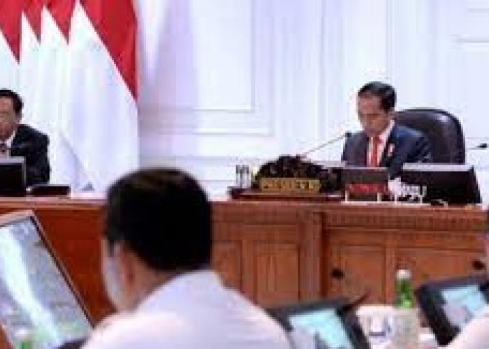 Bukan Hanya Kenaikan Gaji PNS, Gaji Pensiunan PNS Juga Dibahas Presiden Jokowi, Begini Katanya!