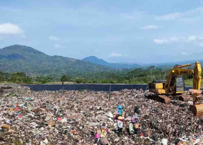 Pengadaan Alat Berat Dinilai Urgent, Tapi TPST Belum Dilengkapi Alat Pengolahan Sampah!