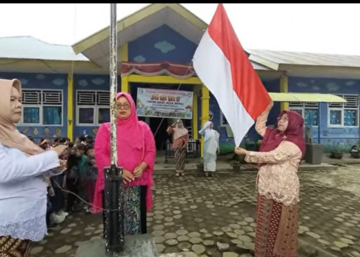 Pemberian PMT Bagi Balita di Posyandu Desa Pungguk Beringang