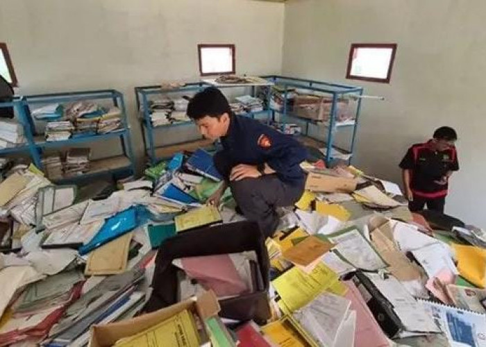 Usut Korupsi MCK Rp2,3 Miliar, Kejari Segel Ruang Bendahara dan Gudang Arsip Dinas PUPR Kepahiang!
