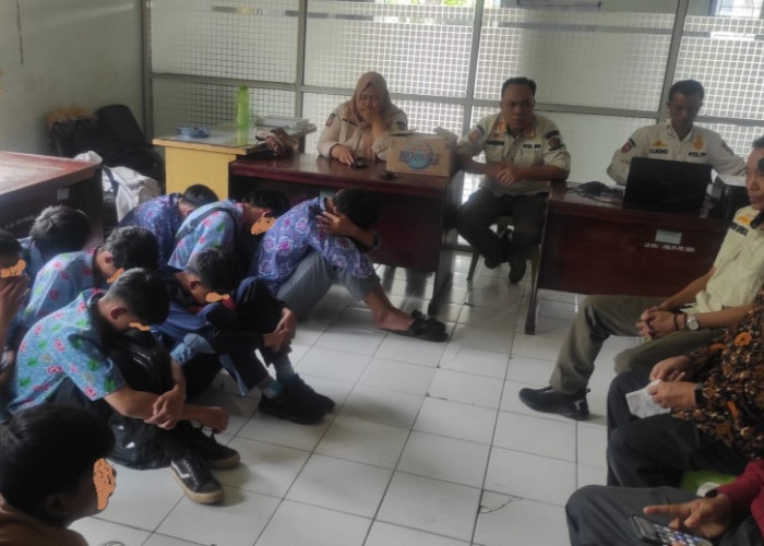 Belasan Pelajar Terjaring Razia Saat Jam Sekolah