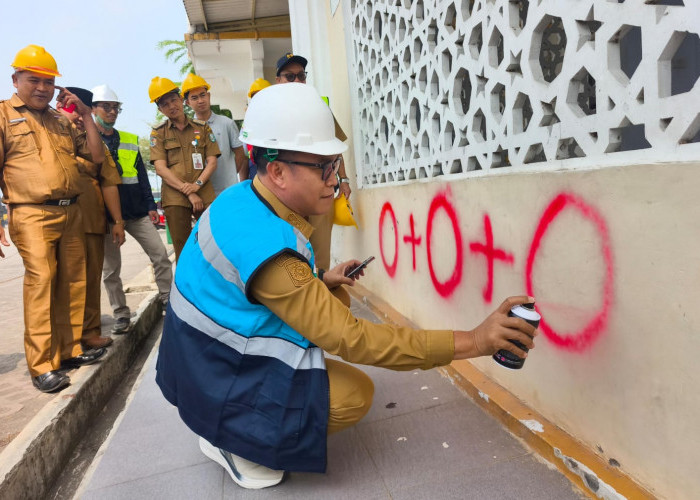 Titik Nol Rehabilitasi Masjid Agung Baitul Hikmah, Bupati Zurdi Nata Minta Papan Merek Segera Dipasang