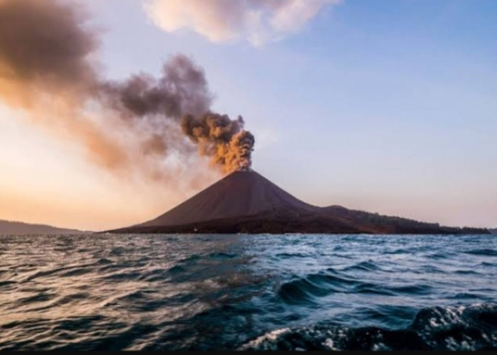 Gunung Anak Krakatau Erupsi 4 Kali Dalam Sehari, Masyarakat Diminta Waspada!