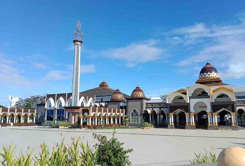 Gubernur Laksanakan Sholat Ied dan Pemotongan Kurban di MRBI