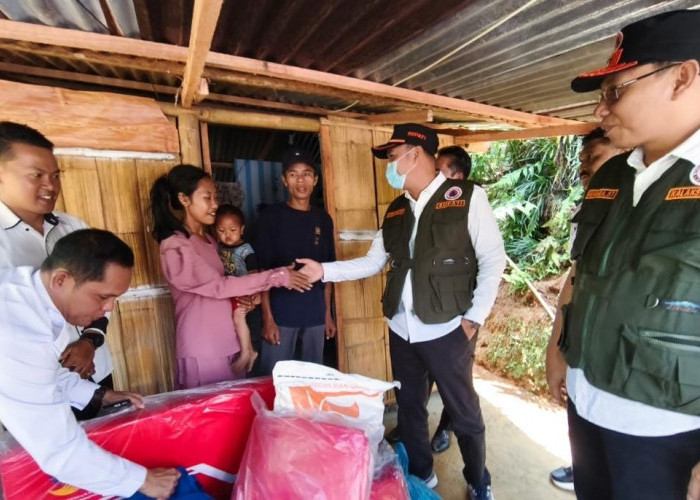 Bantu Korban Bencana, Bupati Kepahiang: Semoga Keluarga Diberikan Kekuatan dan Kesabaran