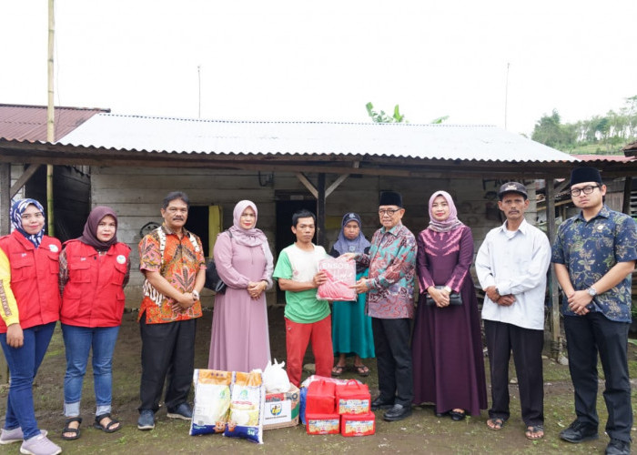 Pemkab Kepahiang Salurkan Bantuan Korban Banjir Suro Muncar dan Kabawetan