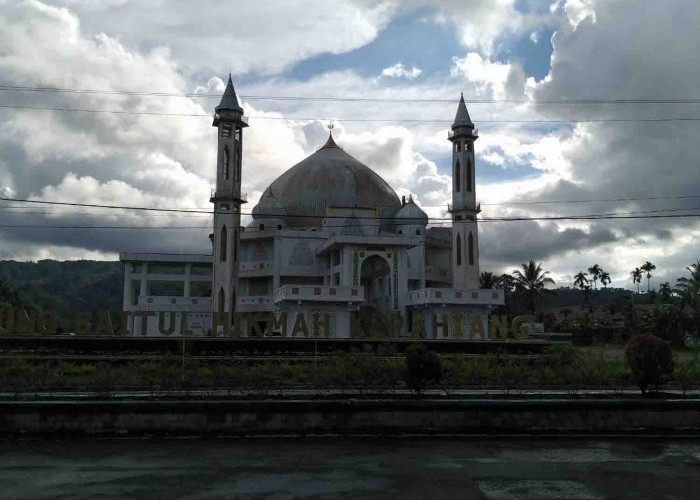 Gunakan Infaq, Pembangunan Masjid Agung Dilanjutkan 