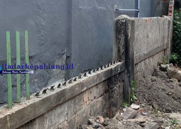 Pencuri Makin Nekat, 18 Besi Pagar Tembok Warga Pasar Ujung Digondol Maling!