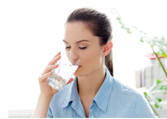 5 Cara Minum Air Putih yang Baik untuk Kesehatan Ginjal Menurut dr Zaidul Akbar