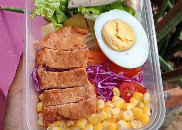 Kaya Vitamin hingga Serat, Ini Manfaat Makan Salad Buah dan Sayuran