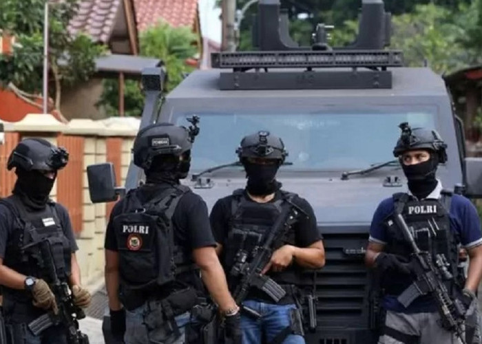 Densus 88 Gerak Cepat, Penggeledahan Kontrakan di Kabupaten Tangerang, 9 Terduga Teroris Ditangkap 