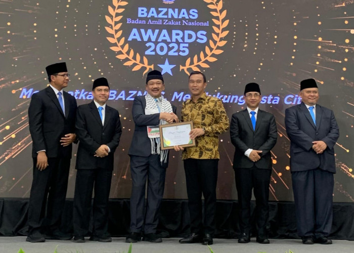 Dukung Gerakan Zakat, Bupati Kepahiang Terima Penghargaan Baznas Award