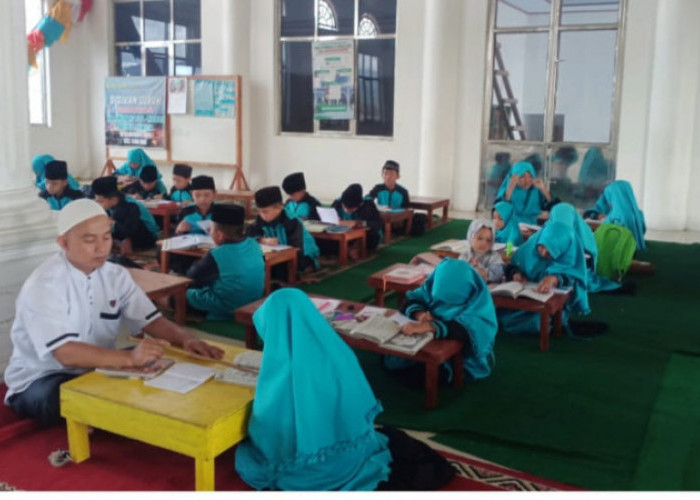 Ajarkan Pendidikan Keagamaan Sejak Dini, KUA Laksanakan Didikan Subuh