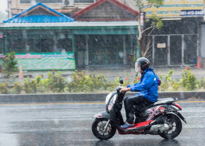 Tips Agar Tetap Prima, Ini Perawatan Sepeda Motor yang Penting Saat Musim Hujan 