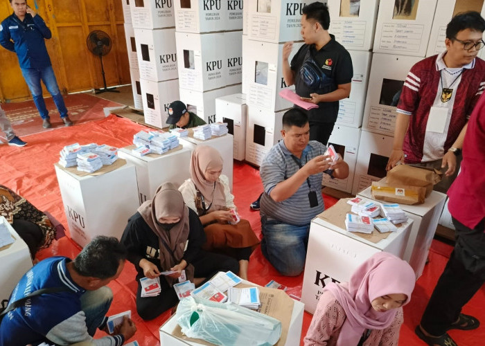 6 TPS Sulit, KPU Kepahiang Pastikan Distribusi Logistik Pilkada Dilakukan H-2 Pencoblosan!