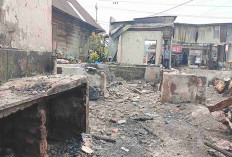 Kebakaran di Ujan Mas Hanguskan 2 Ruko dan 1 Rumah, Nurhayati: Cuma Baju di Badan, Mohon Bantuan Pemerintah