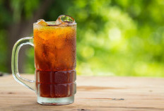 Mana yang Lebih Baik Es Teh Manis vs Hangat untuk Berbuka, Ini Saran Dokter Gizi!