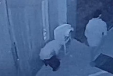 Parah! Dua Remaja Terekam CCTV Curi Kotak Amal Masjid Al-Hidayah Permu Bawah