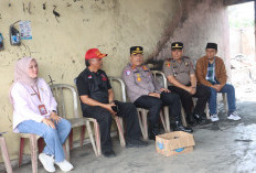 Wujud Kepedulian, Kapolres Kepahiang  Salurkan Bantuan Bagi Korban Kebakaran di Ujan Mas Atas
