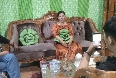 Hampir Mustahil, 20 Tahun Honor Jadi Tenaga Pendidik, Wanita Ini Nyambi Ngojek dan Jualan Sayur Demi Hidup