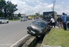 Pertama Kali Lewat Jalan Ring Road, Calya Nyungsep di Siring Depan Masjid Agung