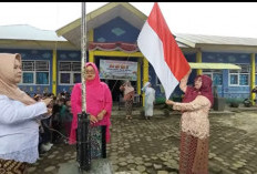 Pemberian PMT Bagi Balita di Posyandu Desa Pungguk Beringang