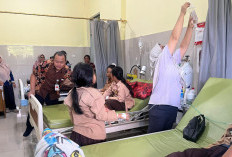 Tinjau Pelajar Korban Keracunan, Dikbud Minta Penyaluran MBG Sesuai SOP!
