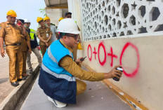 Titik Nol Rehabilitasi Masjid Agung Baitul Hikmah, Bupati Zurdi Nata Minta Papan Merek Segera Dipasang