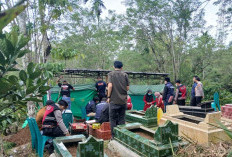 Iringi Proses Autopsi GFR, TPU Desa Batu Bandung Dipadati Warga!