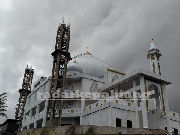 #fotoRK Dua Menara Masjid Agung Belum Kelar