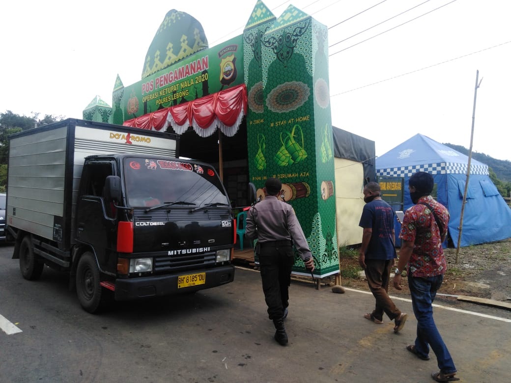 Sempat Bohongi Petugas, Mobil Dari Jambi Dipaksa Putar Balik