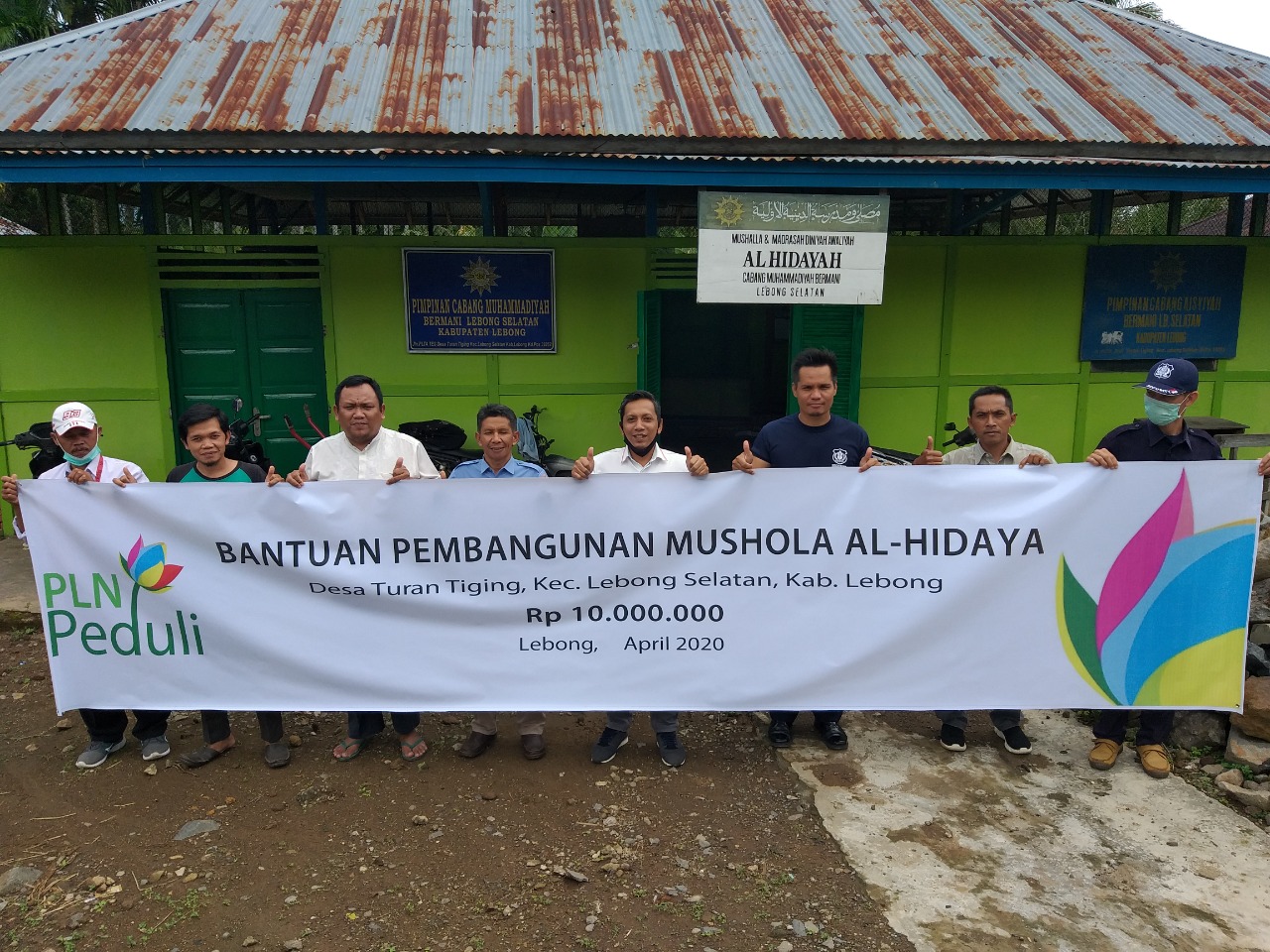 PT PLN (Persero) UPDK Bengkulu Bantu Pembangunan Mushola Al Hidayah