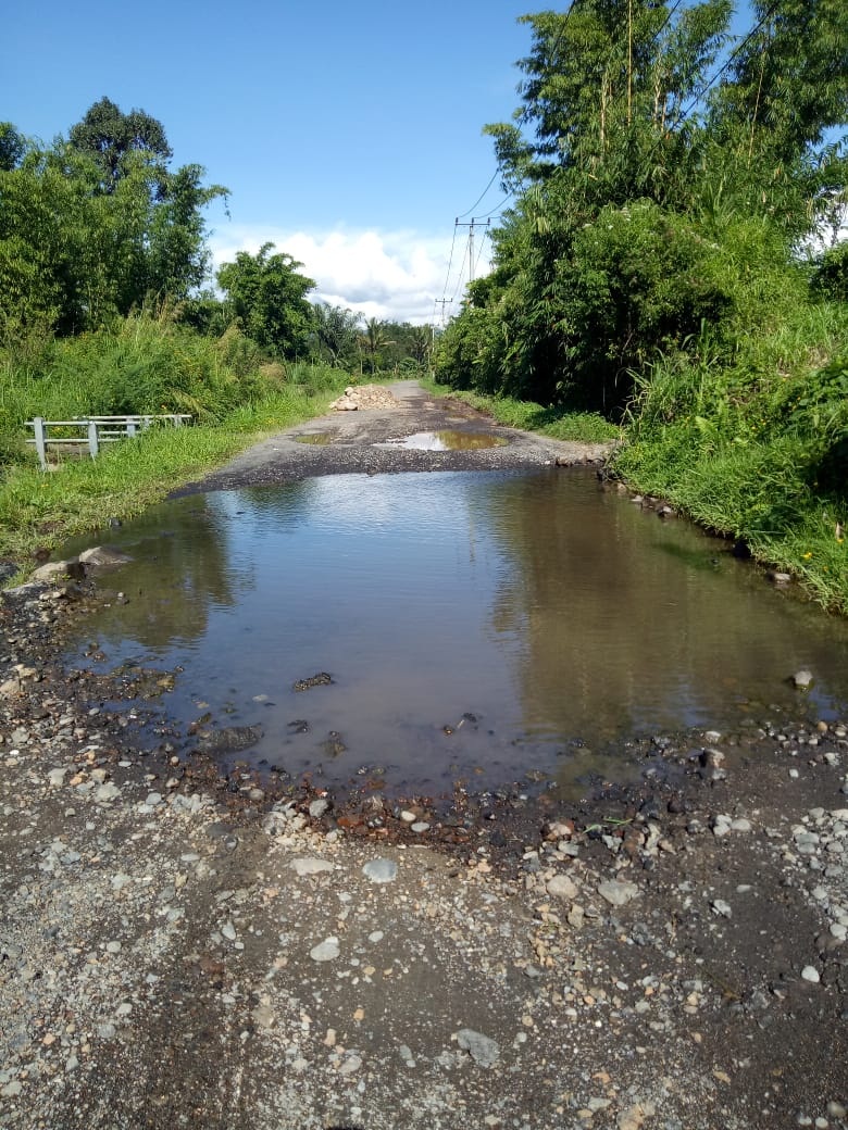 Jalan Talang Ulu dan Tasik Terkesan Dibiarkan Rusak