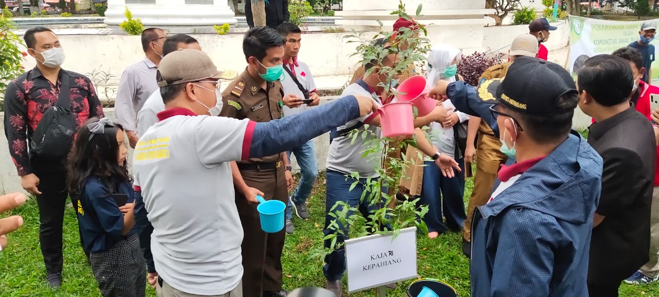 Bersama Gubernur, KAMU Kepahiang Tanam 1.000 Pohon