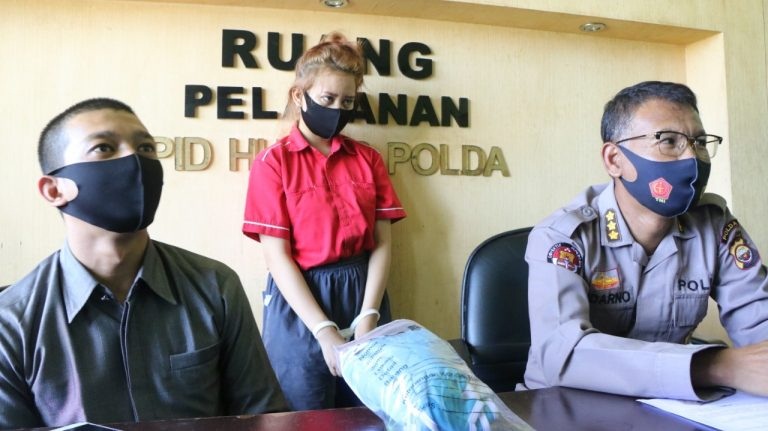 Terima Bayaran Rp 5 Juta, Selebgram Cantik Ditangkap Polisi