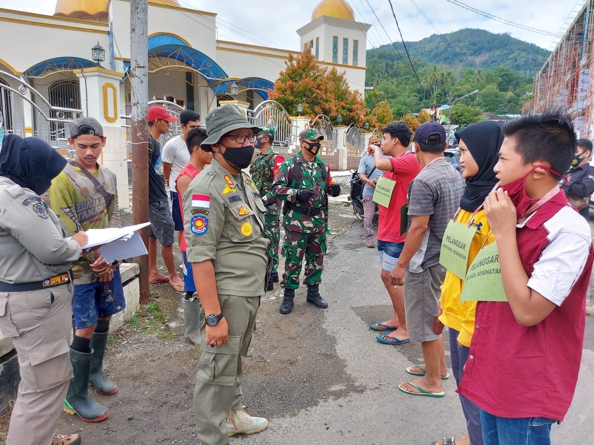 Disanksi, Pelanggar Prokes Ngaku Lupa Teks Pancasila