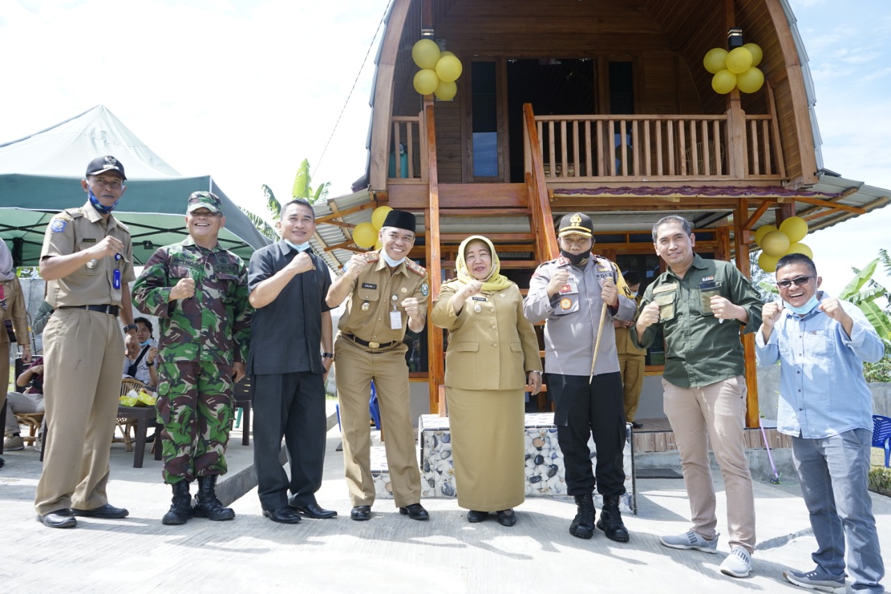 Plt Bupati Netti Herawati Resmikan Homestay Tangsi Baru