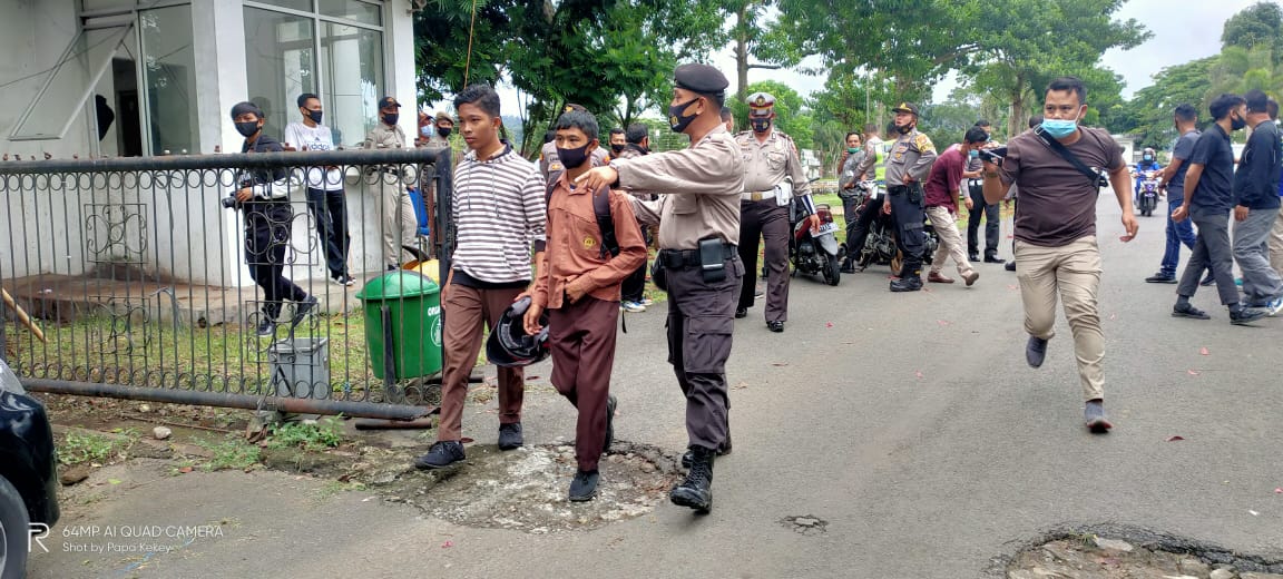 Diduga Ingin Serang Kantor DPRD Kepahiang, Polisi Amankan Belasan Pelajar