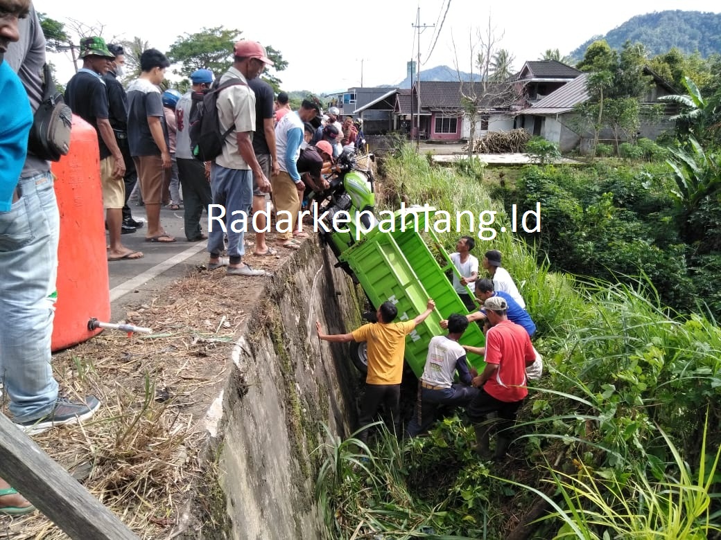 Motor HTM Terjungkal, 5 Nyawa Nyaris Melayang