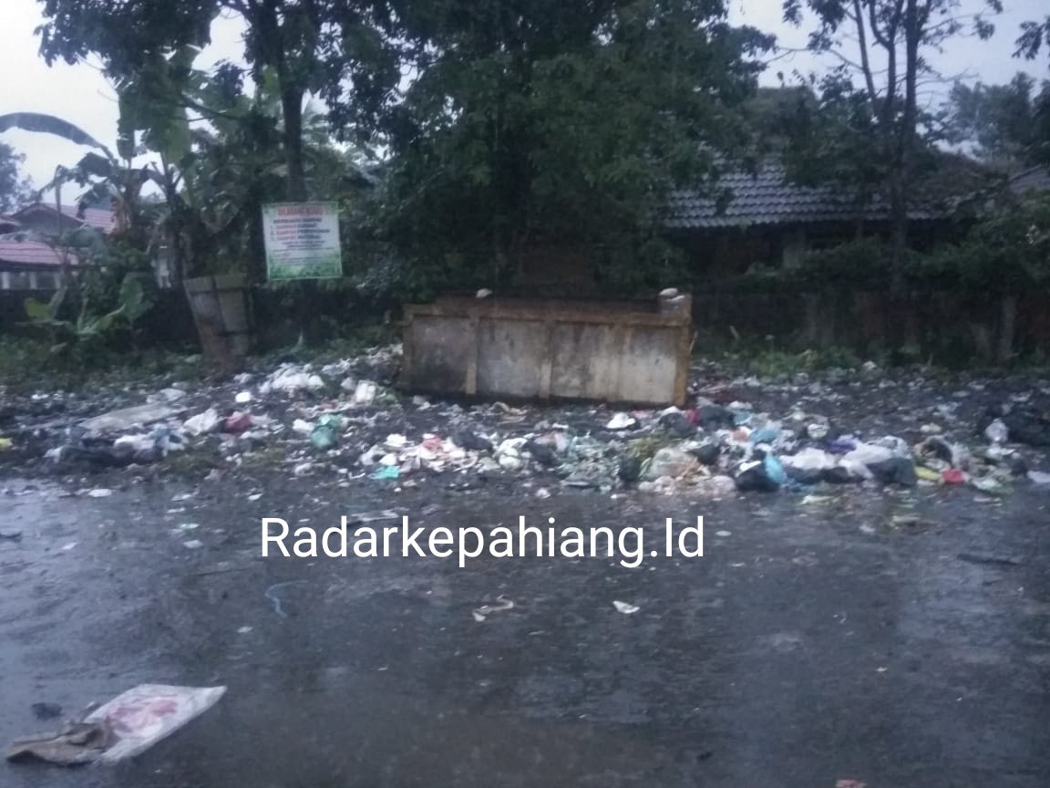 Sampah Berserakan di Terminal Durian Depun, Bau Menyengat Meresahkan Warga