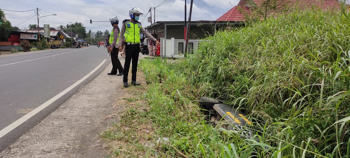 Belajar, Mobil Warga Masuk Siring