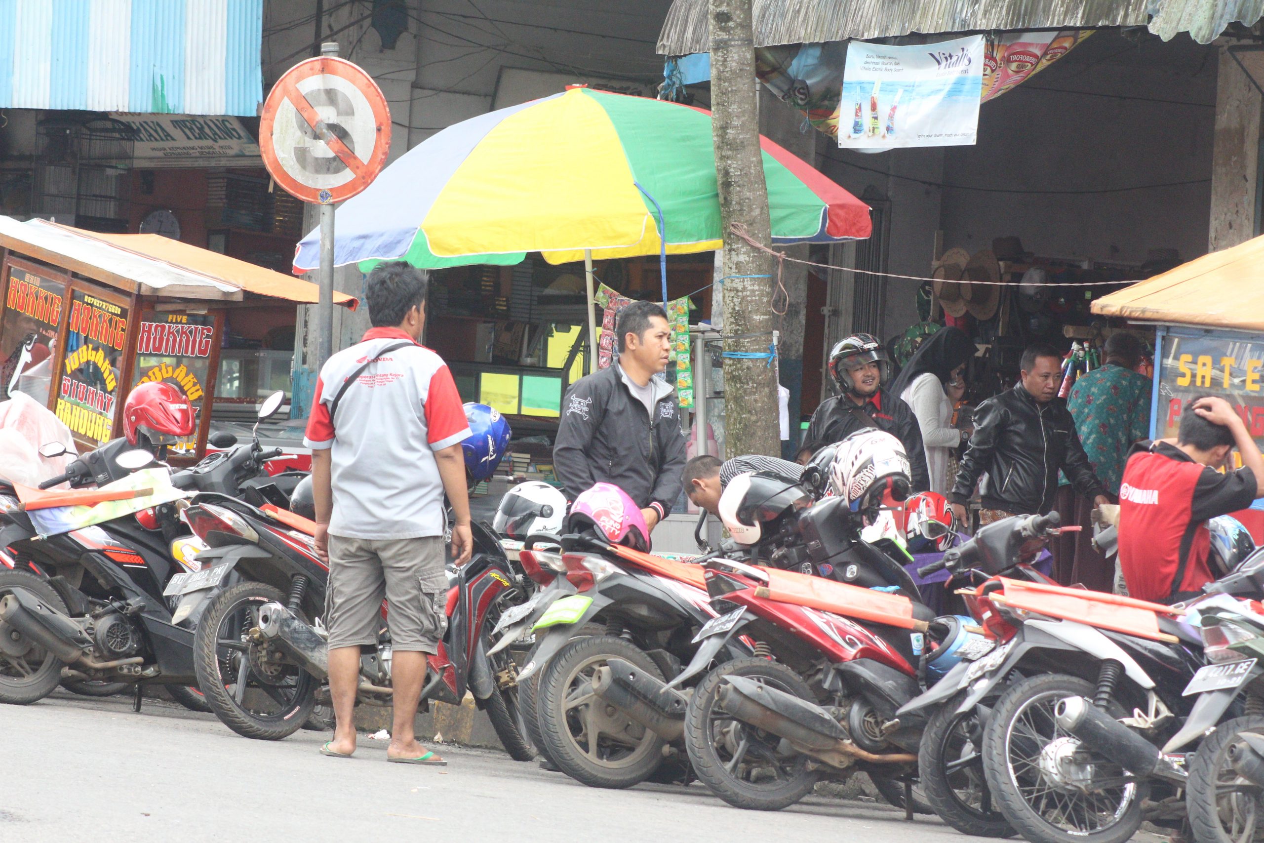 Oknum Jukir di Seputaran Pasar Kepahiang Gunakan Karcis Kadaluarsa