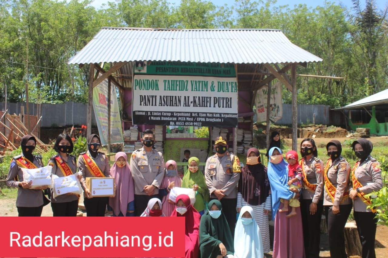 Kapolres Kepahiang Bantu Apriko dan Anak – anak Panti