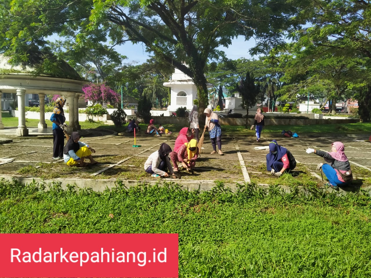 Petugas DLH Kerap Jumpai Remaja Lagi Hisab Lem Aibon di Taman Santoso